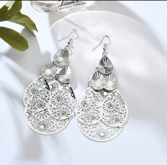 1006 Silver flower earrings