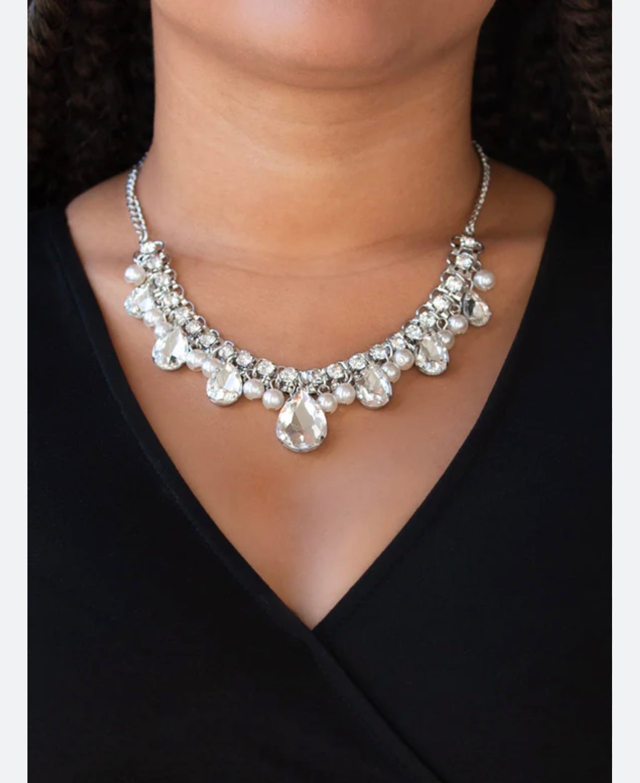 2083 rhinestone and pearl necklace