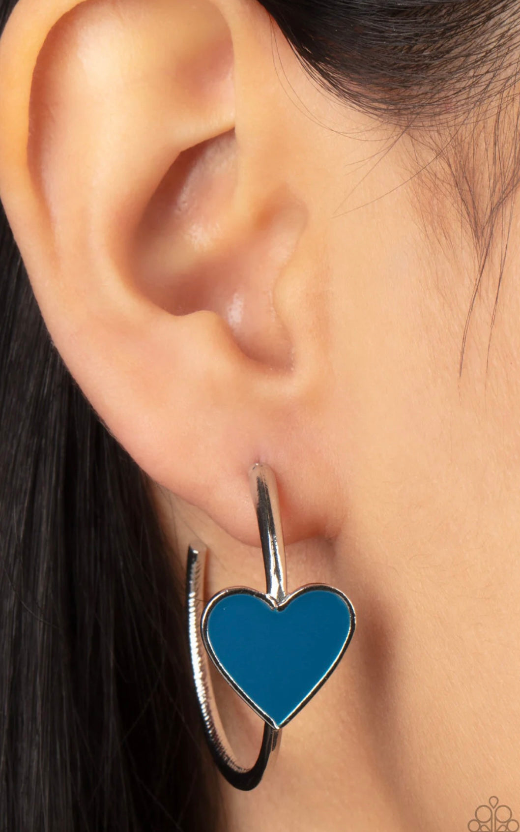 3961 Silver hoops with blue hearts