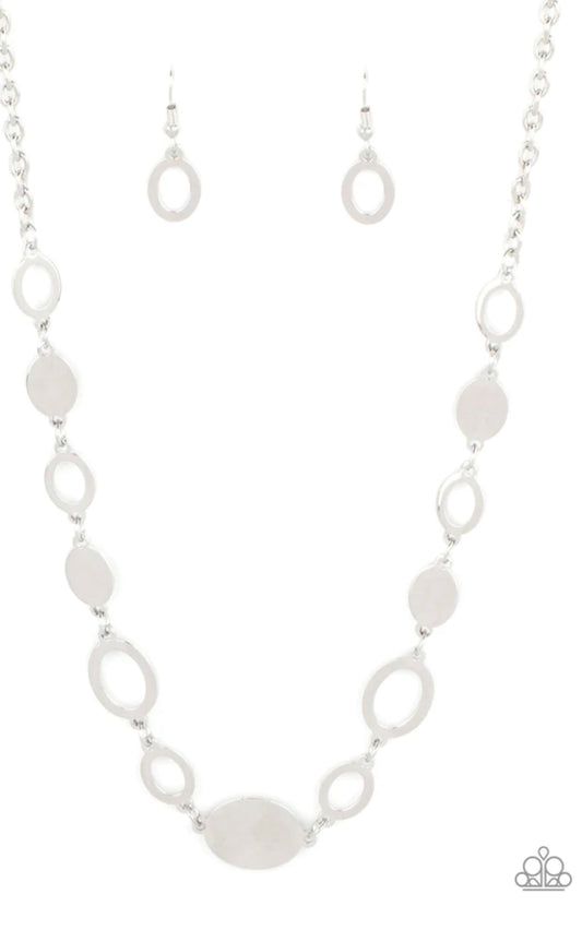 2724 working oval time necklace