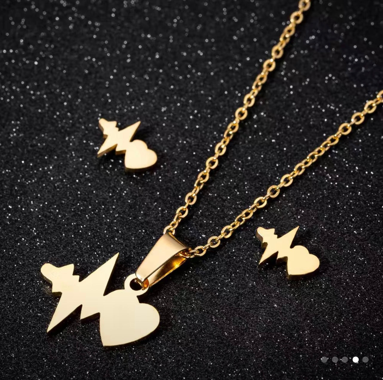 120-2 Gold heartbeat necklace