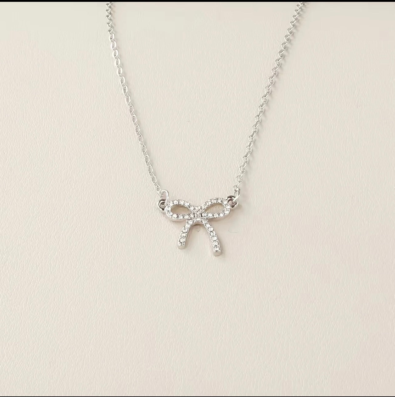 1112-2 Bow necklace